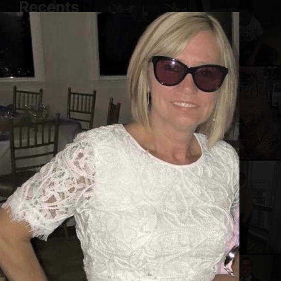 Poshmark profile picture for @colon